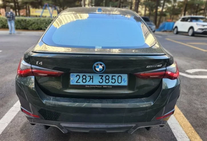 BMW i4