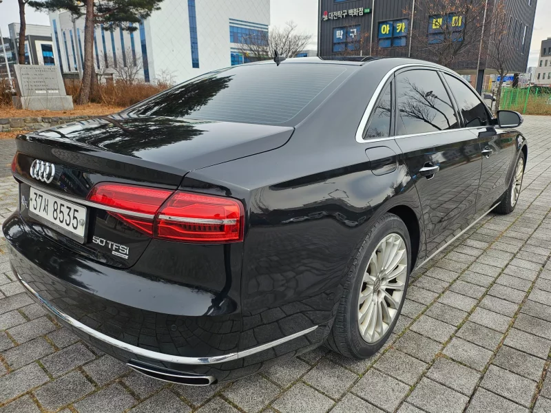 Audi A8