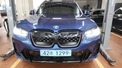 BMW iX3