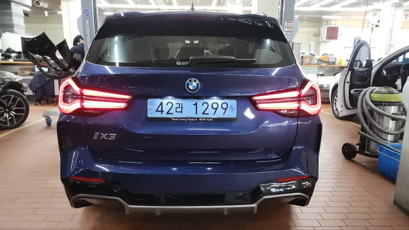 BMW iX3