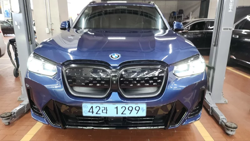 BMW iX3