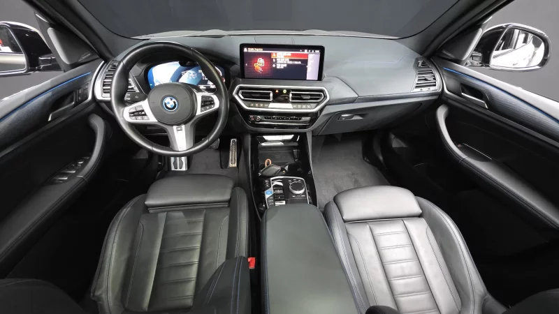 BMW iX3