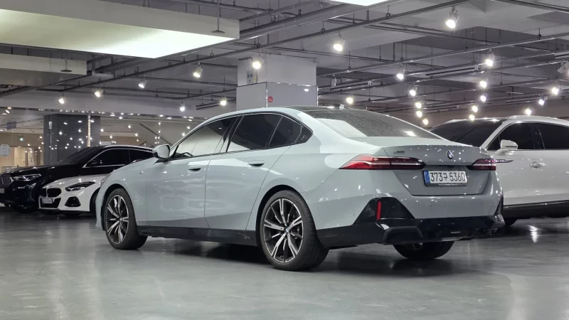 BMW 5-Series