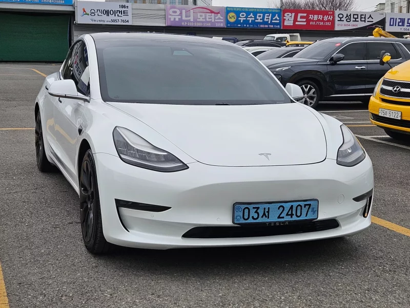 Tesla MODEL 3