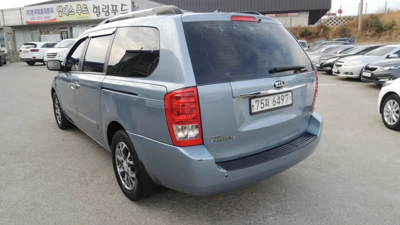 Kia Carnival