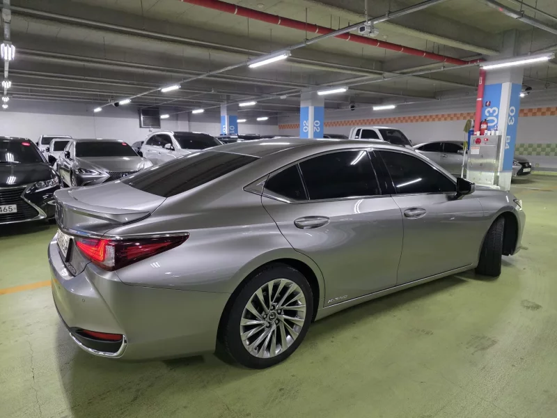 Lexus ES300h