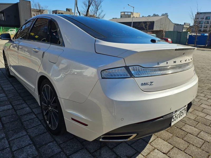Lincoln MKZ