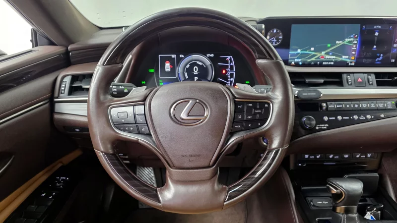 Lexus ES300h