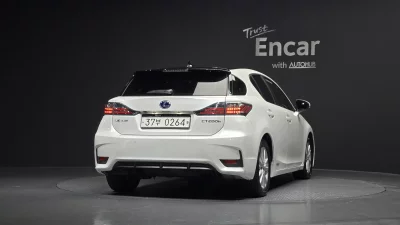 Lexus CT200h