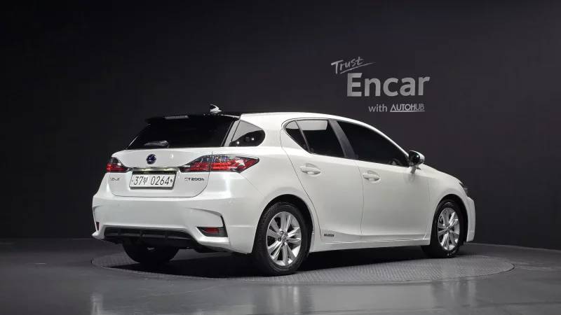 Lexus CT200h