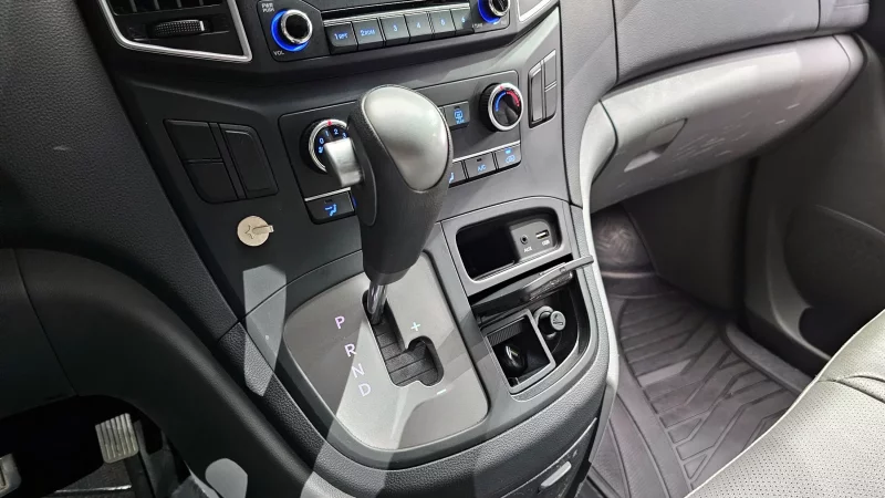 Hyundai Grand Starex