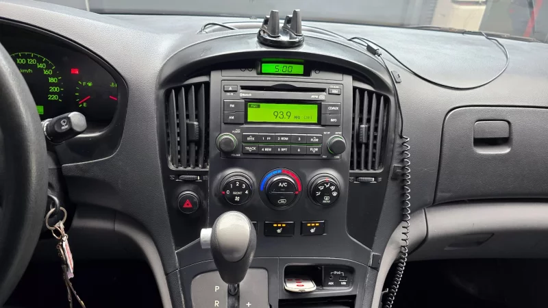 Hyundai Grand Starex