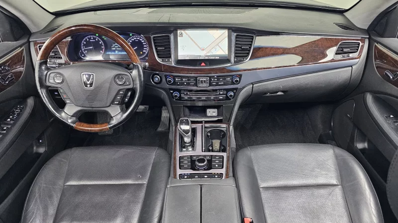 Hyundai Equus