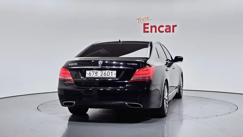 Hyundai Equus