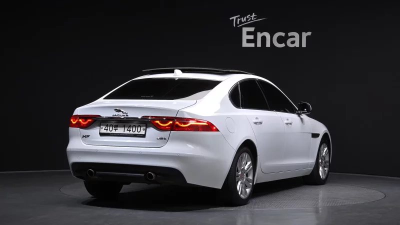 Jaguar XF