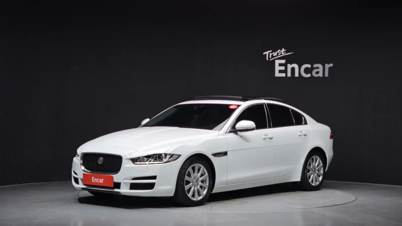 Jaguar XE