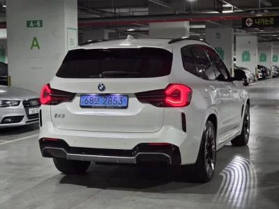 BMW iX3