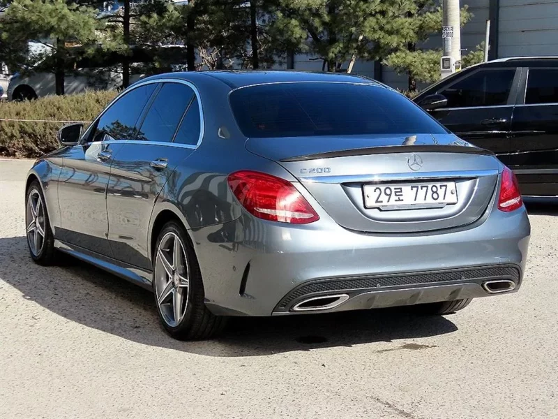Mercedes-Benz C-Class