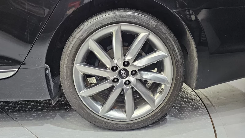 Hyundai Aslan