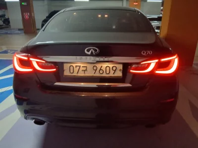 Infiniti Q70