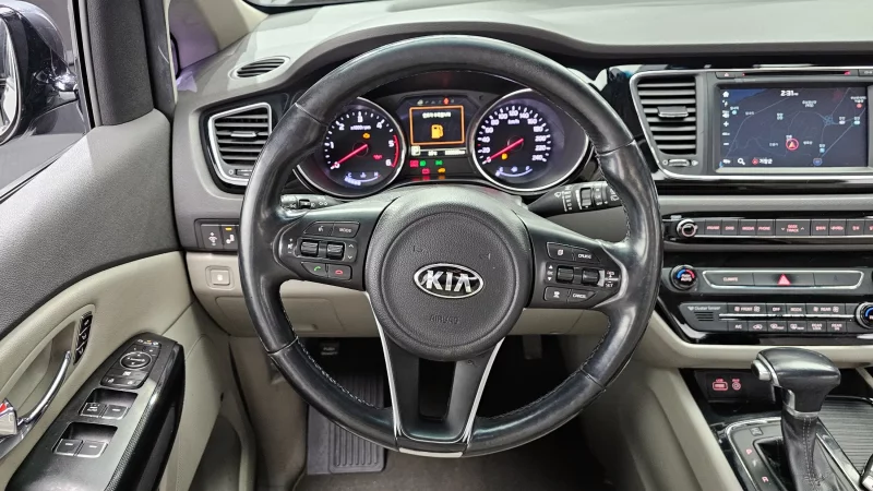 Kia Carnival