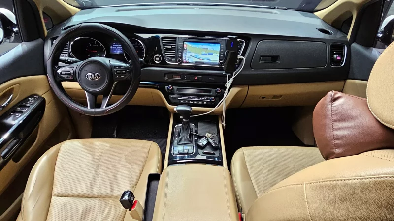 Kia Carnival