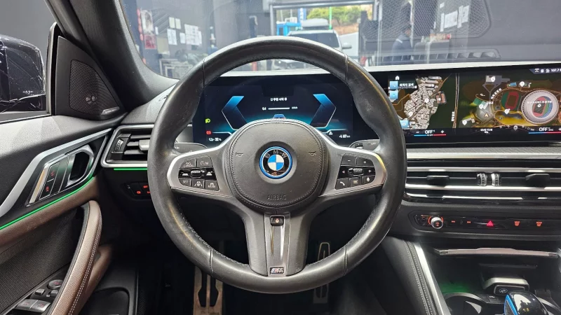 BMW i4