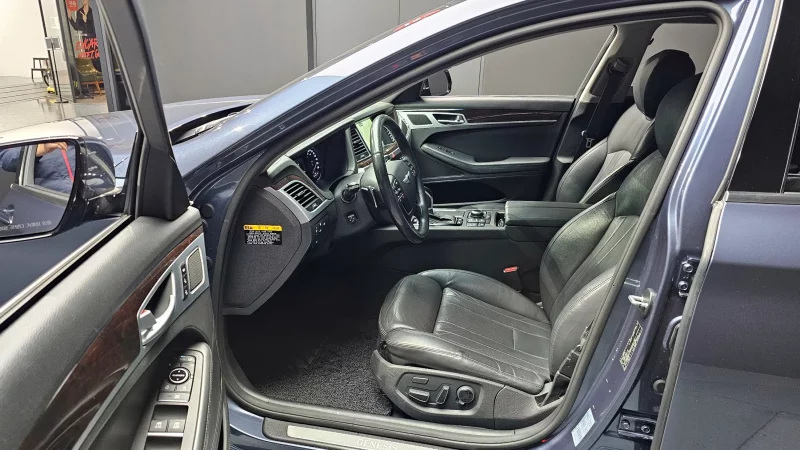 Hyundai Genesis