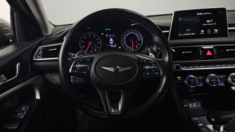 Genesis G70