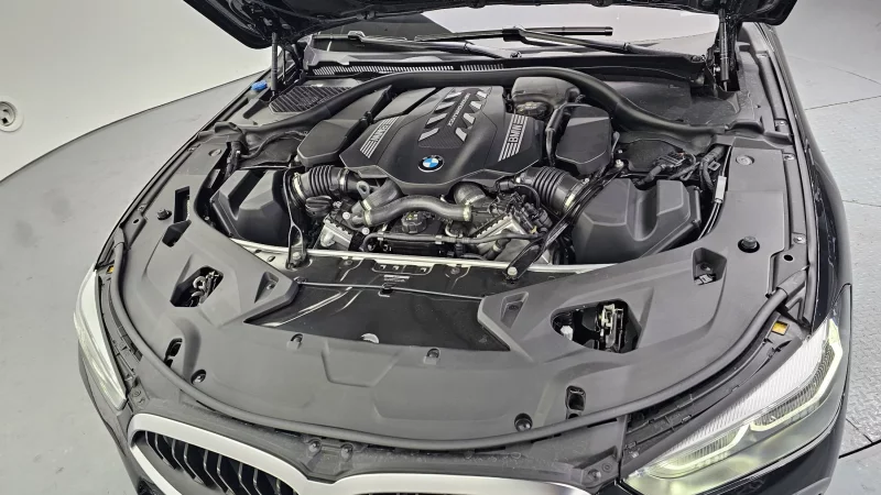 BMW 8-Series