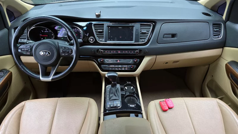 Kia Carnival