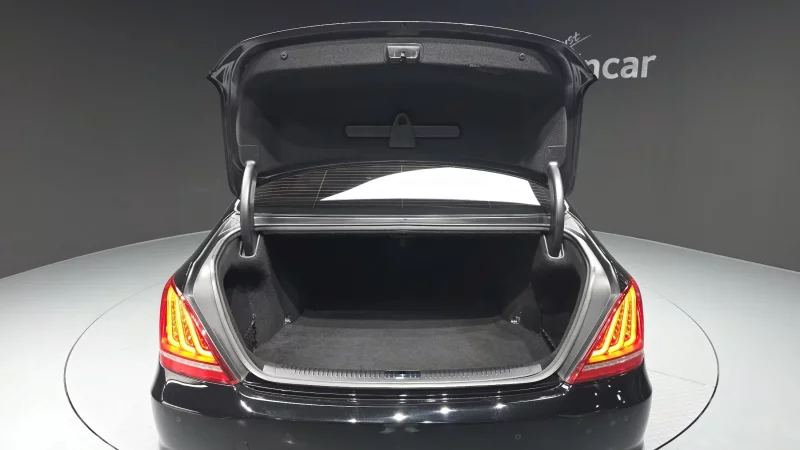 Genesis EQ900