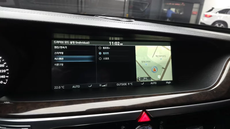Genesis EQ900