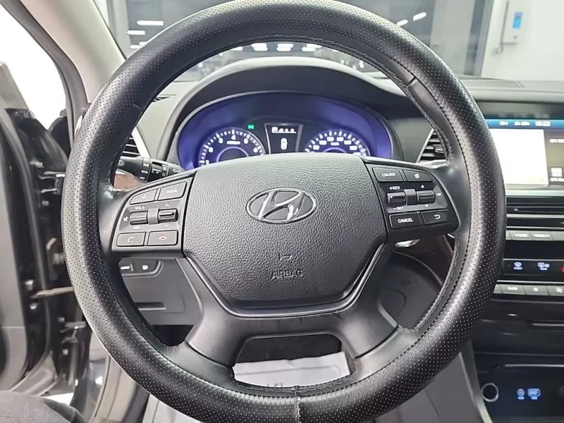 Hyundai Aslan