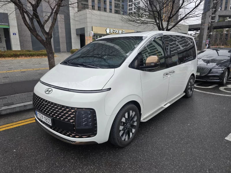 Hyundai Staria