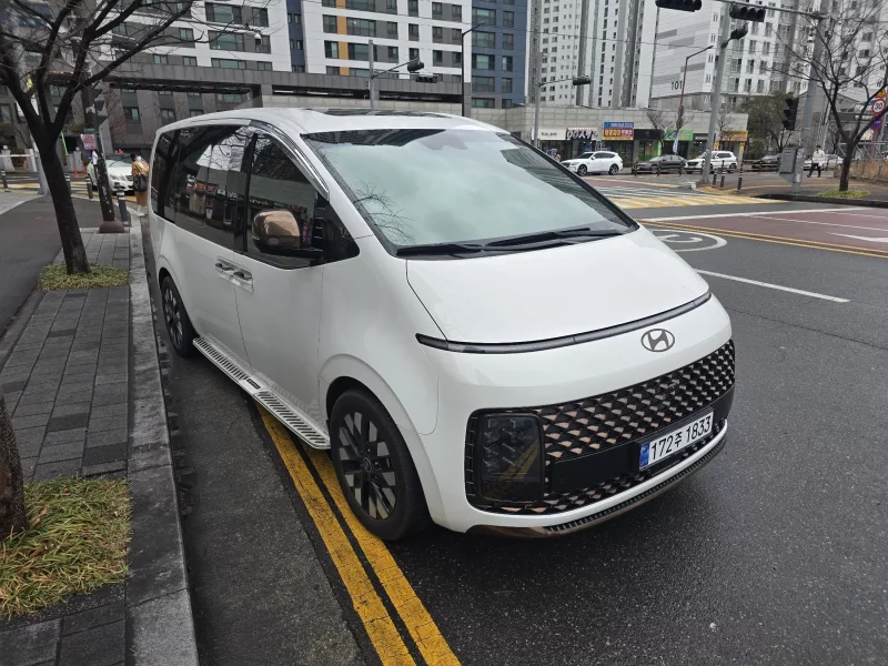 Hyundai Staria