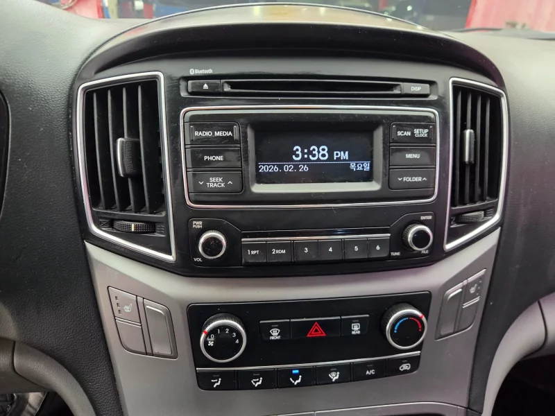 Hyundai Starex