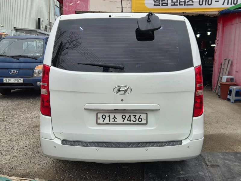 Hyundai Starex