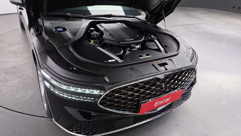 Genesis G90