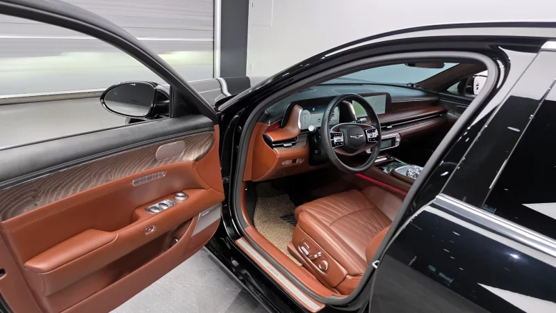 Genesis G90