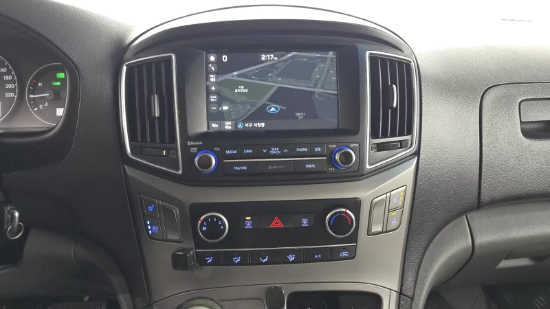 Hyundai Grand Starex