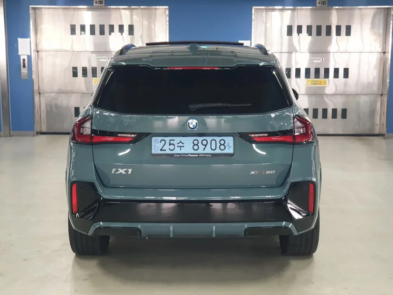 BMW IX1
