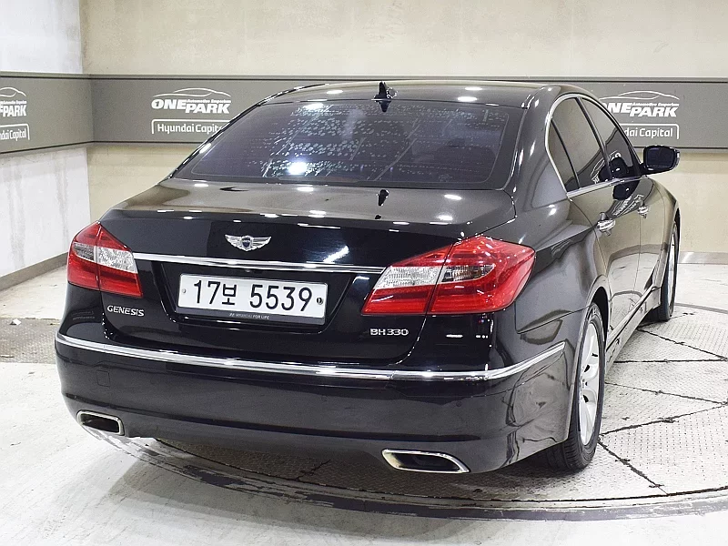 Hyundai Genesis