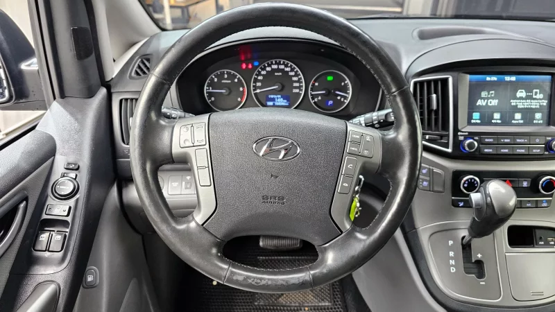 Hyundai Starex