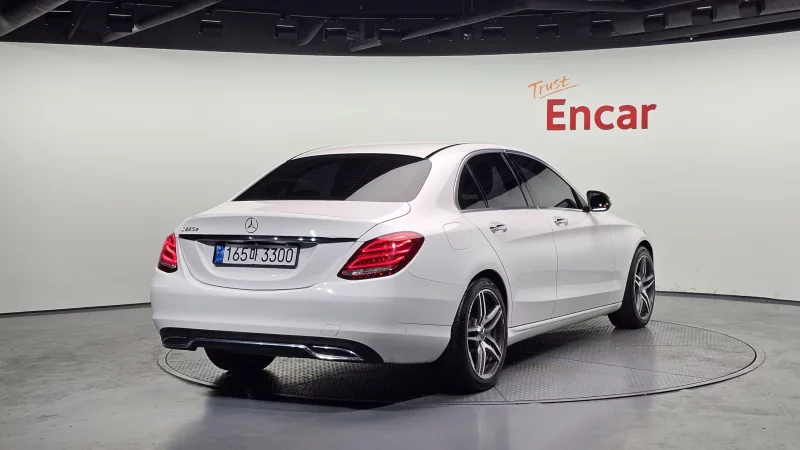 Mercedes-Benz C-Class