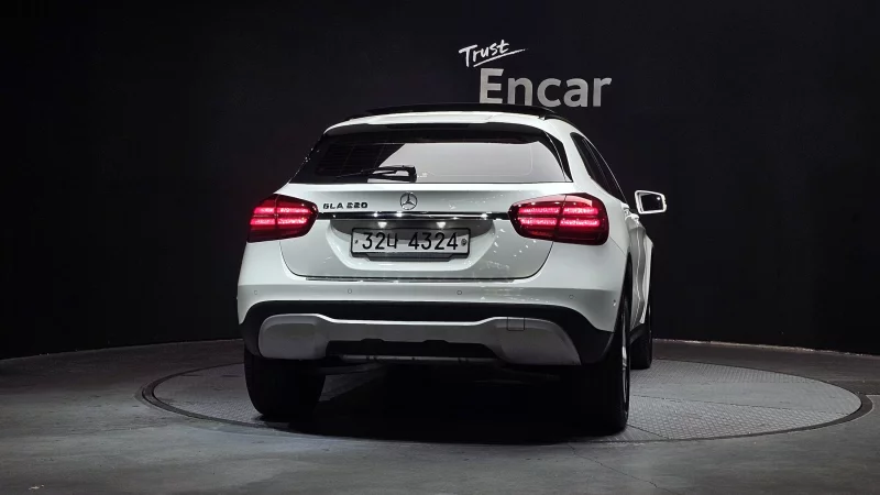 Mercedes-Benz GLA-Class