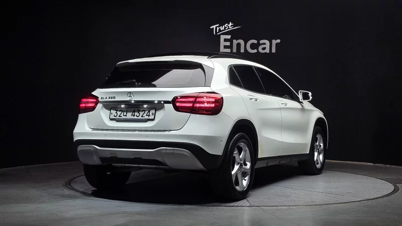 Mercedes-Benz GLA-Class