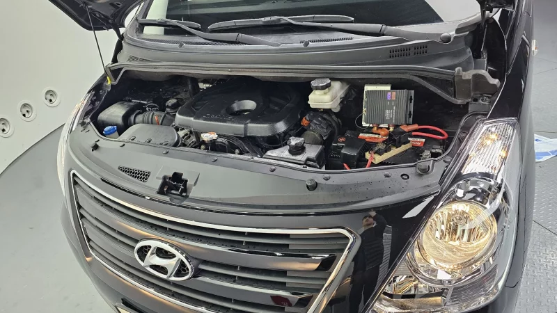 Hyundai Starex