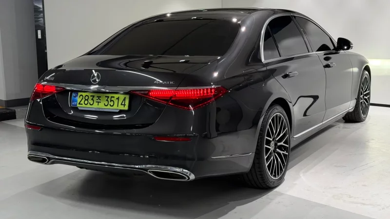 Mercedes-Benz S-Class