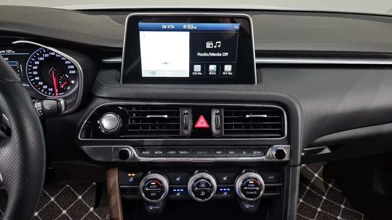 Genesis G70